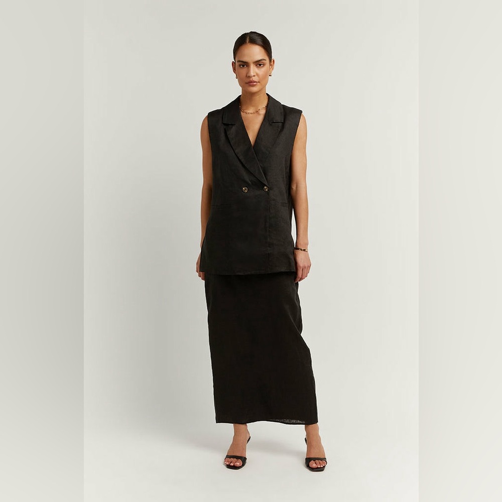 DISSH CASSIA BLACK LINEN VEST - US 2 - used but in good condition